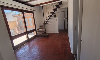 ARRIENDO CASA PARA OFICINA O TALLER COMERCIAL VITACURA