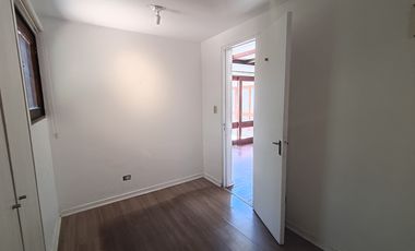 ARRIENDO CASA PARA OFICINA O TALLER COMERCIAL VITACURA