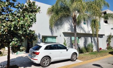 Casa en VENTA, coto Altamira, Zona Real, Zapopan