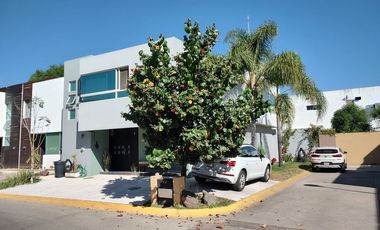 Casa en VENTA, coto Altamira, Zona Real, Zapopan