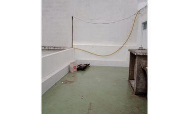 Alquilo casa de dos plantas en Paso del Rey centro