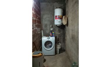 Vendo en Merlo Norte departamento con entrada de auto