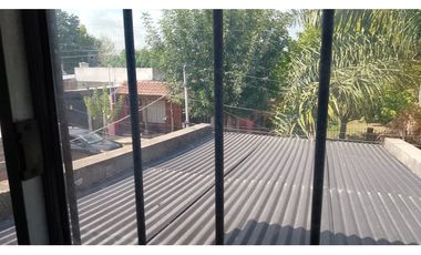 Vendo en Merlo Norte departamento con entrada de auto