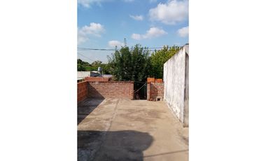 Vendo en Merlo Norte departamento con entrada de auto