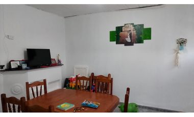 Vendo en Merlo Norte departamento con entrada de auto