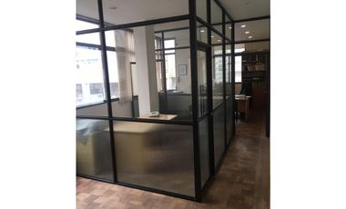 OFICINA EN VENTA / Corrientes esquina San Martin