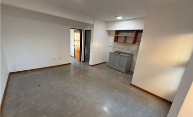 Monoambientes En Alquiler, Av Urquiza 1330