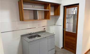 Monoambientes En Alquiler, Av Urquiza 1330