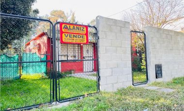 Vendo casa en Paso del Rey sobre amplio lote