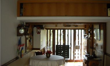 Chalet en venta en una zona exclusiva  / Matheu 2200