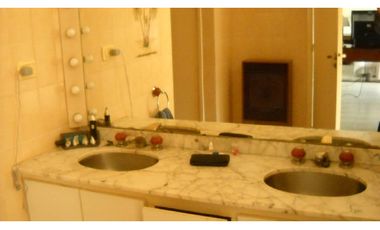 Chalet en venta en una zona exclusiva  / Matheu 2200