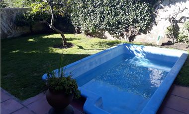 Chalet en venta en una zona exclusiva  / Matheu 2200