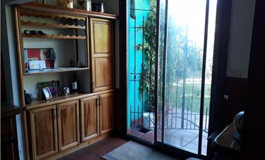 Chalet en venta en una zona exclusiva  / Matheu 2200