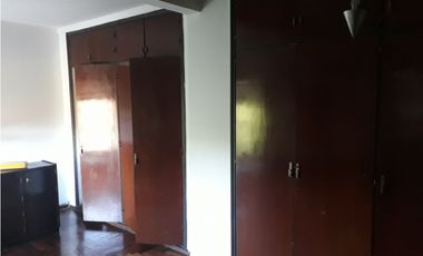 Chalet en venta en una zona exclusiva  / Matheu 2200