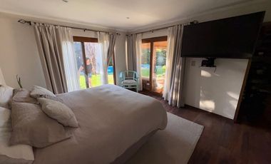 Casa en venta c/ estacionamiento en Centro de Machalí