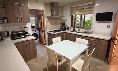 Casa en venta c/ estacionamiento en Centro de Machalí