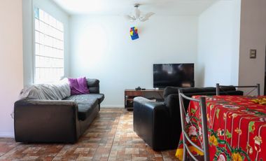 Casa en arriendo c/ estacionamiento en Lomas de San Andrés