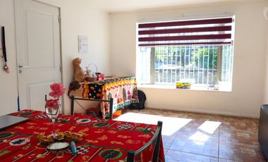 Casa en arriendo c/ estacionamiento en Lomas de San Andrés