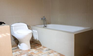 Casa en arriendo c/ estacionamiento en Lomas de San Andrés