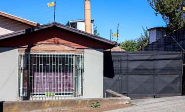 Casa en arriendo c/ estacionamiento en Lomas de San Andrés