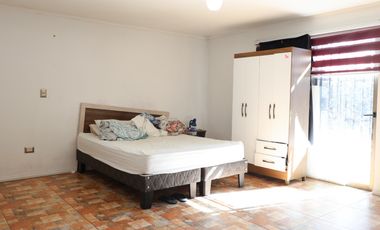 Casa en arriendo c/ estacionamiento en Lomas de San Andrés