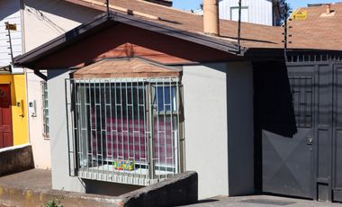 Casa en arriendo c/ estacionamiento en Lomas de San Andrés
