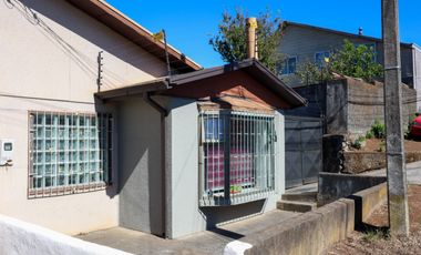 Casa en arriendo c/ estacionamiento en Lomas de San Andrés
