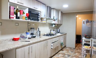 Casa en arriendo c/ estacionamiento en Lomas de San Andrés