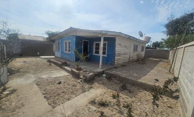 Casa en venta c/ estacionamiento en Ciudad de Caldera
