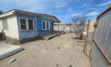 Casa en venta c/ estacionamiento en Ciudad de Caldera