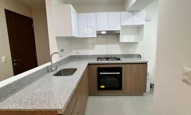 DEPARTAMENTO EN ALQUILER CON ESTACIONAMIENTO