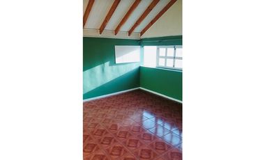 Gran Oportunidad: Casa y 2 Deptos en un solo lugar