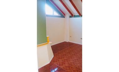 Gran Oportunidad: Casa y 2 Deptos en un solo lugar