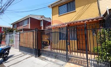 CASA EN VENTA A PASOS DE TODO EN QUILICURA