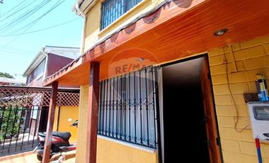 CASA EN VENTA A PASOS DE TODO EN QUILICURA