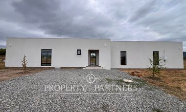 Moderna casa nueva en Condominio San Manuel