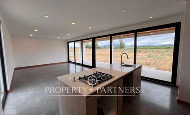 Moderna casa nueva en Condominio San Manuel