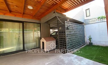 ¡Exclusivo Townhouse de 3 Pisos en Condominio Tranquilo!  Relájate en tu hogar con la tranquilidad de un entorno seguro.