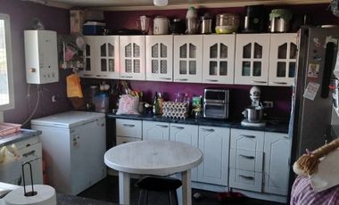 EN VENTA GRAN CASA  ESQUINA +2 PISO  +5 DP. INDP.  $350.000.000.-