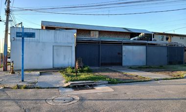 EN VENTA GRAN CASA  ESQUINA +2 PISO  +5 DP. INDP.  $350.000.000.-