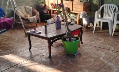 EN VENTA GRAN CASA  ESQUINA +2 PISO  +5 DP. INDP.  $350.000.000.-