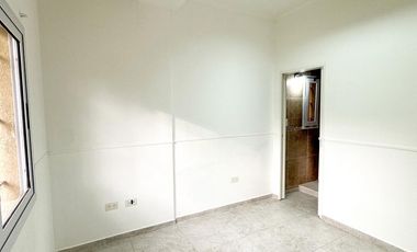 Departamento en Venta de 3 dorm. Patio con parque. Zárate