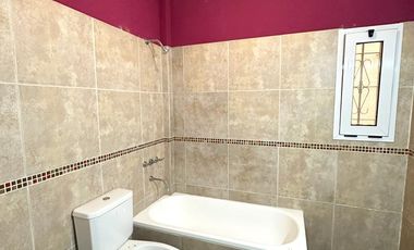 Departamento en Venta de 3 dorm. Patio con parque. Zárate