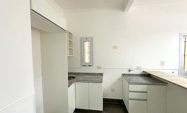 Departamento en Venta de 3 dorm. Patio con parque. Zárate
