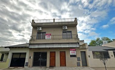 Departamento en Venta de 3 dorm. Patio con parque. Zárate