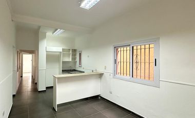 Departamento en Venta de 3 dorm. Patio con parque. Zárate