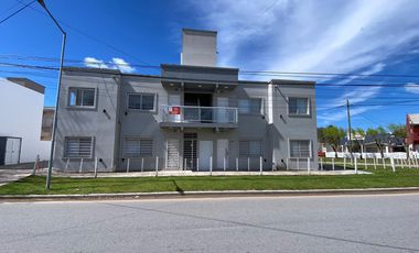 Dos ambientes con cochera en Mar de Ajó