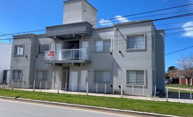 Dos ambientes con cochera en Mar de Ajó
