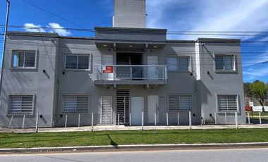 Dos ambientes con cochera en Mar de Ajó