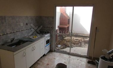 CASA EN VENTA TRIPLEX 4 AMBIENTES CON COCHERA EN SAN BERNARDO OPORTUNIDAD